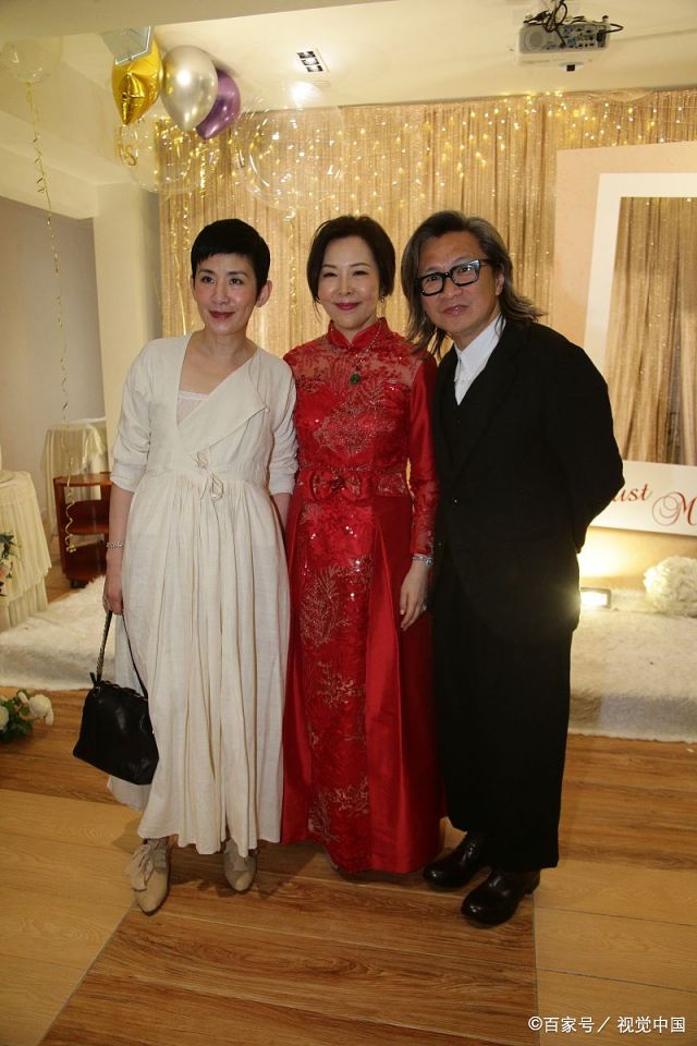 柯有伦香港办婚宴,称感恩亡父柯受良,张学友,曾志伟送祝福